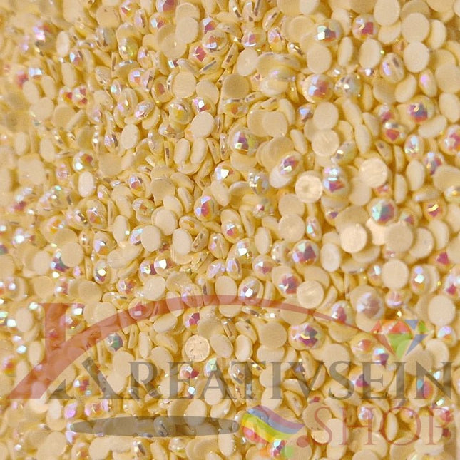 DMC 746 Off White - runde Steine - Aurora Borealis (AB) - Diamond Painting